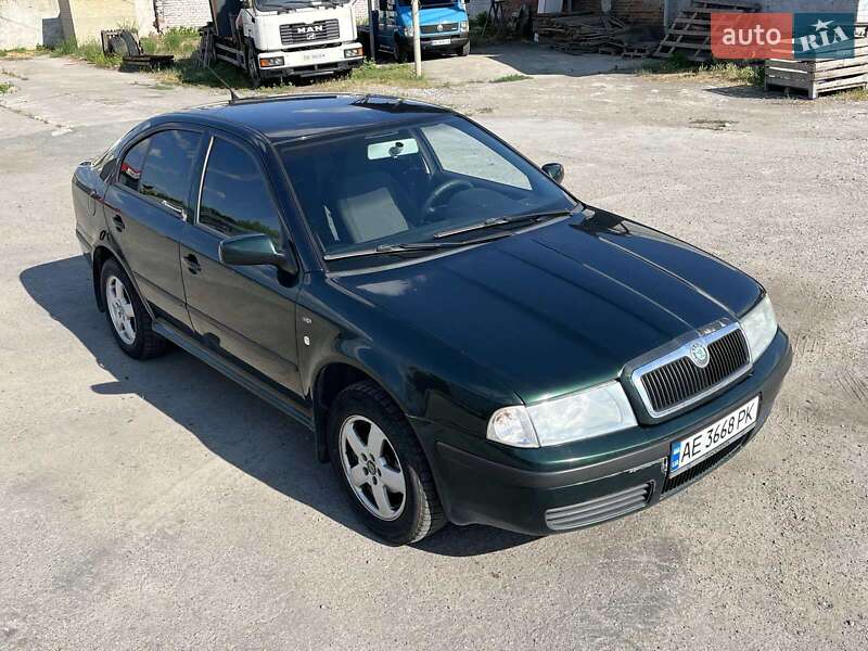 Лифтбек Skoda Octavia 2004 в Днепре