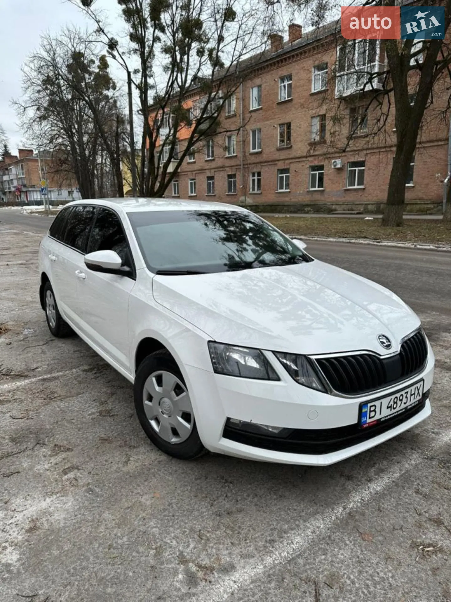 Skoda Octavia 2019 VIN TMBJN2NE0KB007270 фото оголошення 3 з 12
