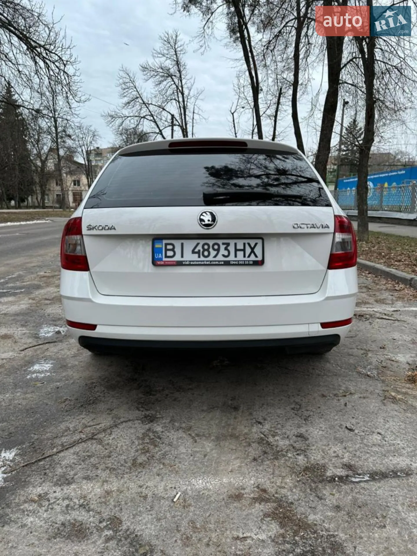 Skoda Octavia 2019 VIN TMBJN2NE0KB007270 фото оголошення 4 з 12