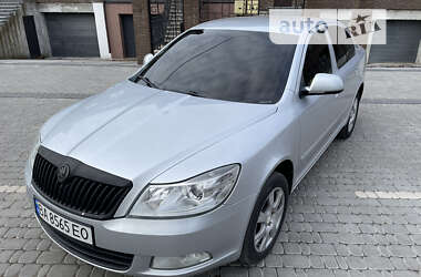 Лифтбек Skoda Octavia 2012 в Кропивницком