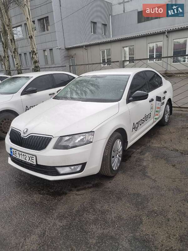 Лифтбек Skoda Octavia 2016 в Днепре