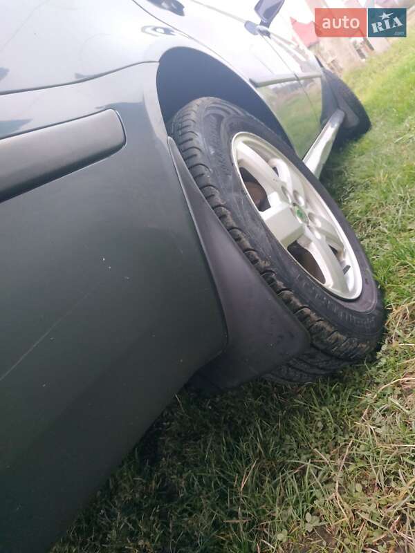 Універсал Skoda Octavia 2004 в Надвірній