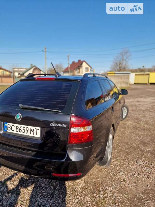 Універсал Skoda Octavia 2011 в Бродах