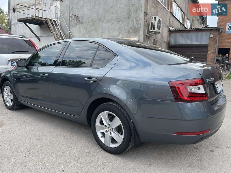 Лифтбек Skoda Octavia 2018 в Кропивницком