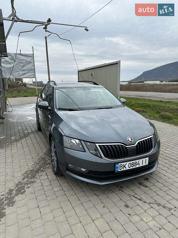 Універсал Skoda Octavia 2017 в Виноградові