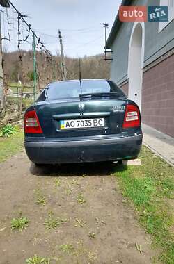 Лифтбек Skoda Octavia 2002 в 