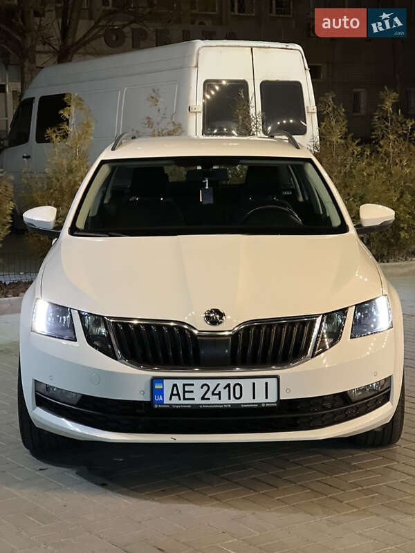 Універсал Skoda Octavia 2018 в Дніпрі