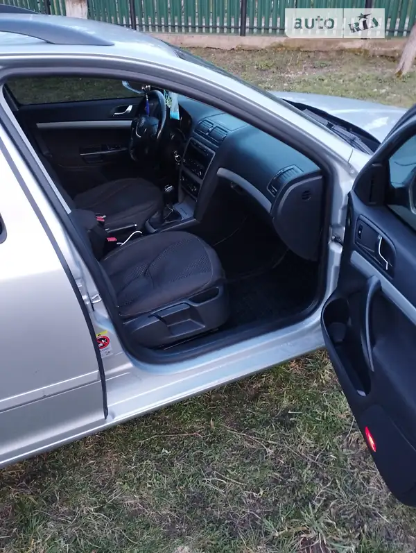 Skoda Octavia 2012 VIN TMBHT61Z6C2125698 фото оголошення 5 з 50