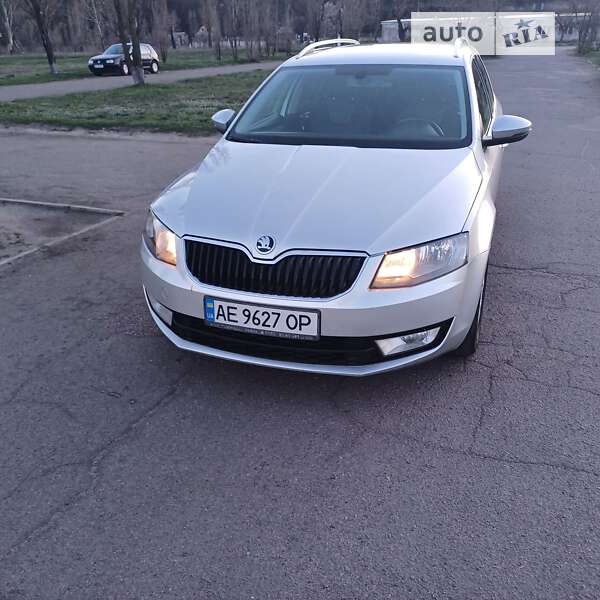 Универсал Skoda Octavia 2015 в Каменском