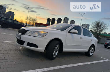 Седан Skoda Octavia 2011 в Киеве