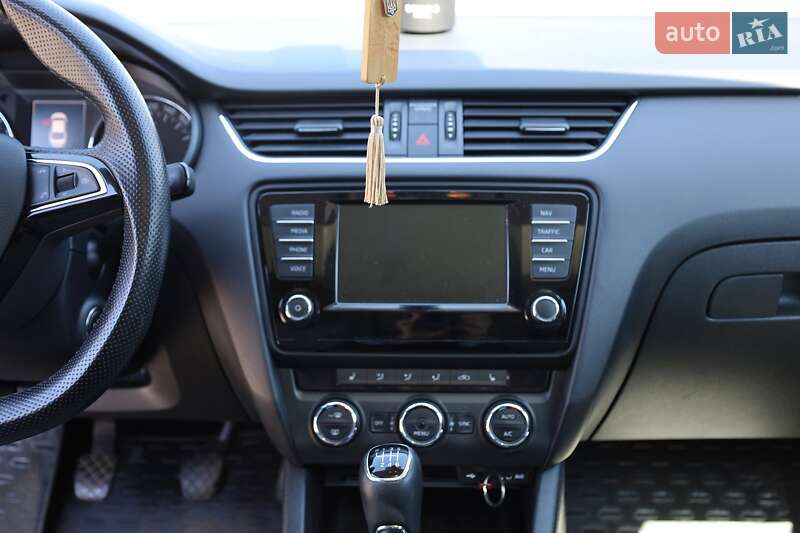 Ліфтбек Skoda Octavia 2015 в Запоріжжі