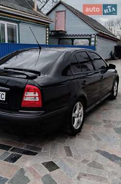 Лифтбек Skoda Octavia 2003 в Жашкове