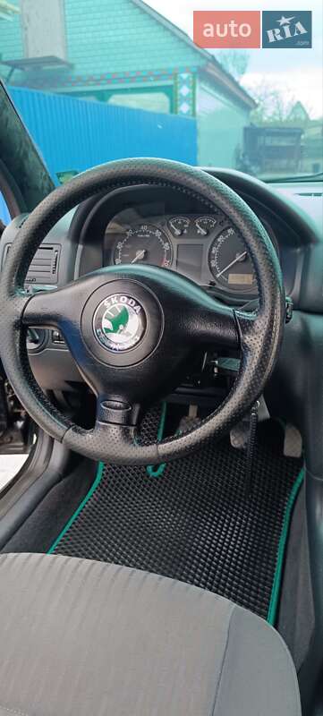 Лифтбек Skoda Octavia 2003 в Жашкове