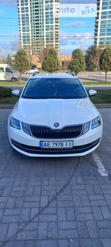 Універсал Skoda Octavia 2018 в Дніпрі