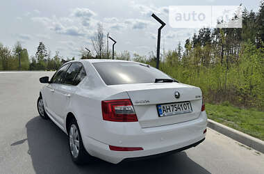 Лифтбек Skoda Octavia 2015 в 