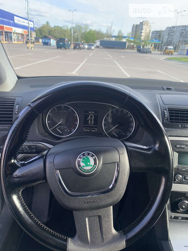 Універсал Skoda Octavia 2009 в Сумах