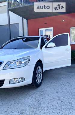 Универсал Skoda Octavia 2012 в Вараше