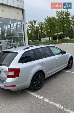 Универсал Skoda Octavia 2015 в 