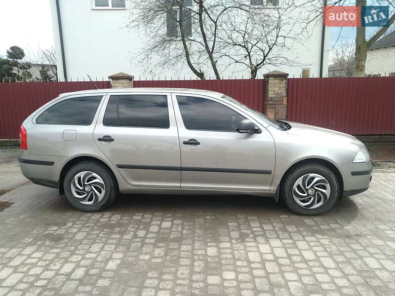 Универсал Skoda Octavia 2011 в Львове