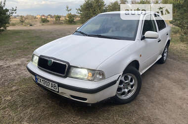 Ліфтбек Skoda Octavia 1998 в Харкові