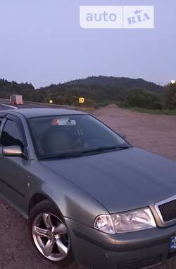 Лифтбек Skoda Octavia 2002 в Киеве