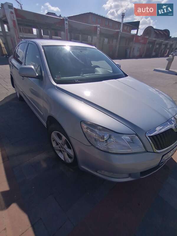 Лифтбек Skoda Octavia 2010 в Хусте