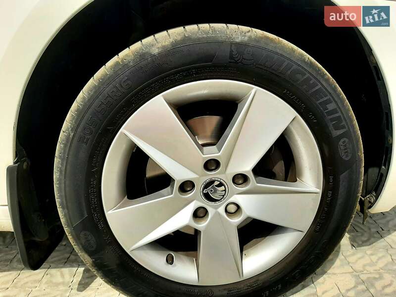 Лифтбек Skoda Octavia 2017 в Ужгороде