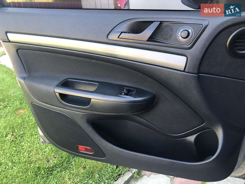 Лифтбек Skoda Octavia 2012 в Старом Самборе