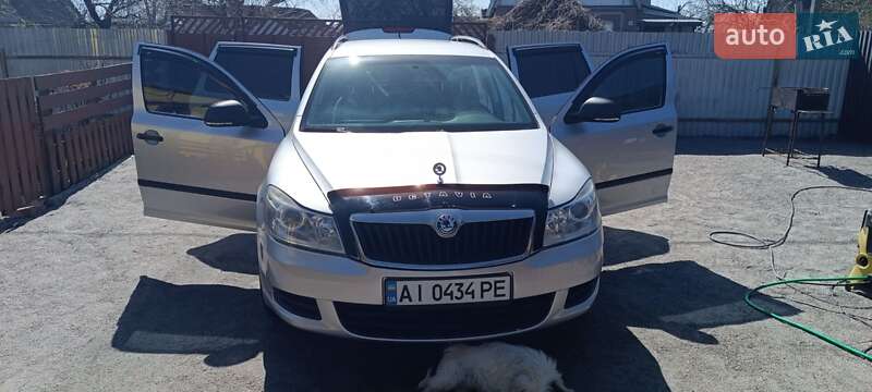 Универсал Skoda Octavia 2010 в Фастове