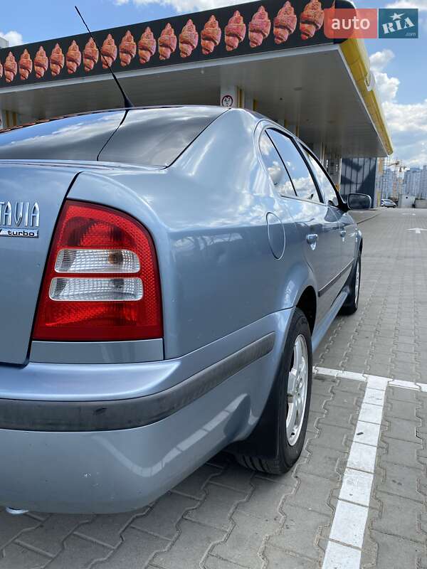 Лифтбек Skoda Octavia 2002 в Киеве