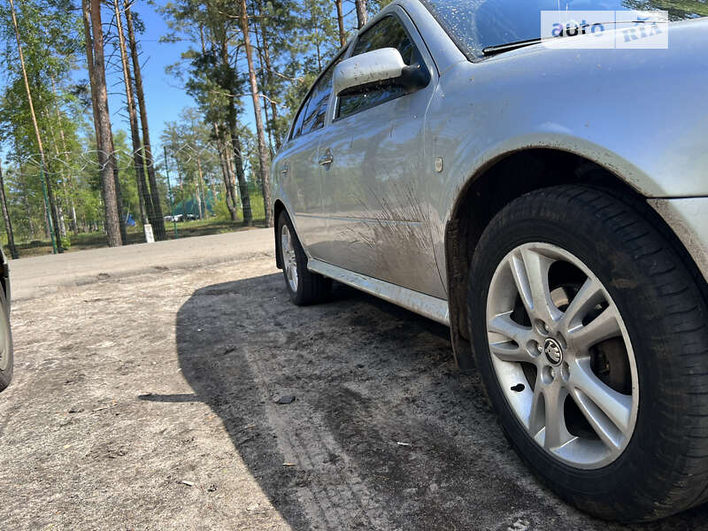 Лифтбек Skoda Octavia 2001 в Киеве
