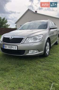 Универсал Skoda Octavia 2009 в Рокитном