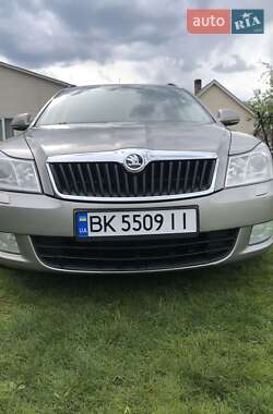 Универсал Skoda Octavia 2009 в Рокитном