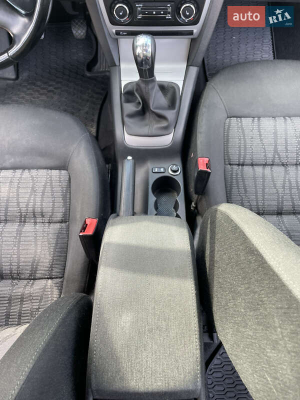 Лифтбек Skoda Octavia 2010 в Ивано-Франковске фото 8 Лифтбек Skoda Octavia 2010 в Ивано-Франковске