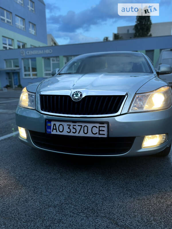 Лифтбек Skoda Octavia 2010 в Тячеве
