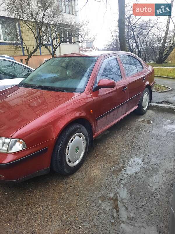 Ліфтбек Skoda Octavia 1998 в Львові