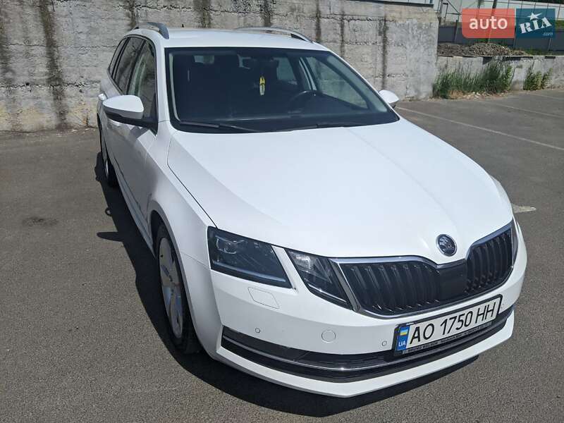 Універсал Skoda Octavia 2017 в Ужгороді