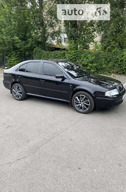 Ліфтбек Skoda Octavia 2003 в Запоріжжі