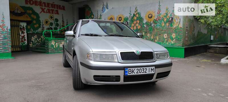 Ліфтбек Skoda Octavia 2002 в Рівному