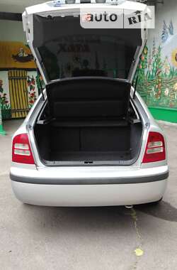 Лифтбек Skoda Octavia 2002 в Ровно