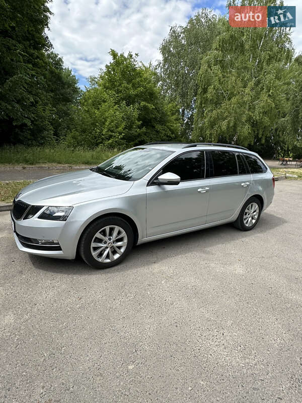 Универсал Skoda Octavia 2018 в Золочеве