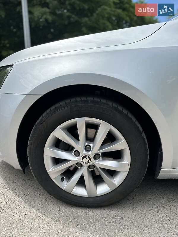 Универсал Skoda Octavia 2018 в Золочеве