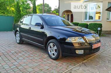 Лифтбек Skoda Octavia 2006 в Хороле