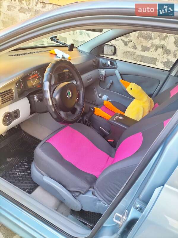 Лифтбек Skoda Octavia 2004 в Тлумаче