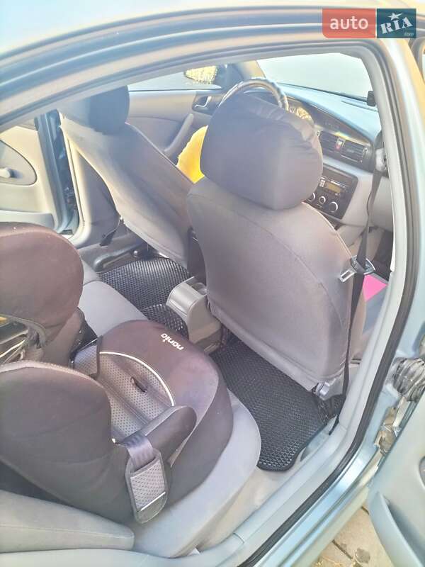 Лифтбек Skoda Octavia 2004 в Тлумаче