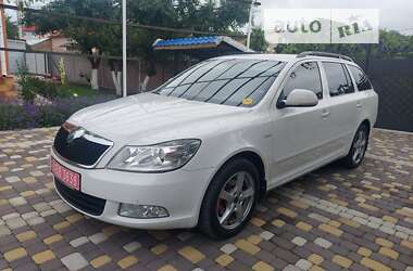 Универсал Skoda Octavia 2012 в Хотине