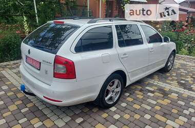 Универсал Skoda Octavia 2012 в Хотине