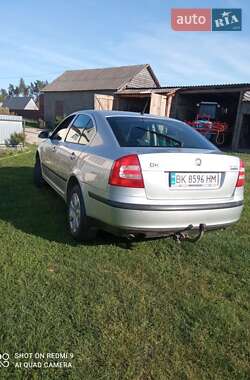 Лифтбек Skoda Octavia 2005 в Вараше