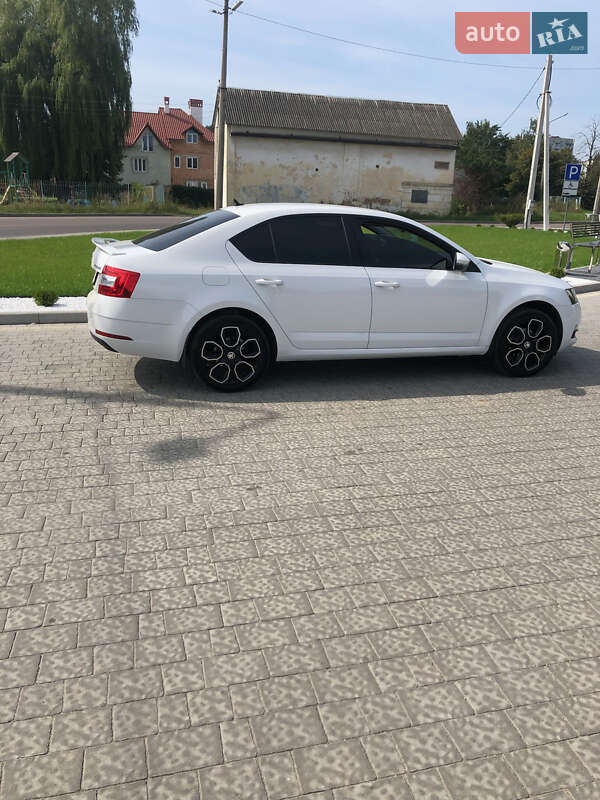Лифтбек Skoda Octavia 2020 в Бориславе
