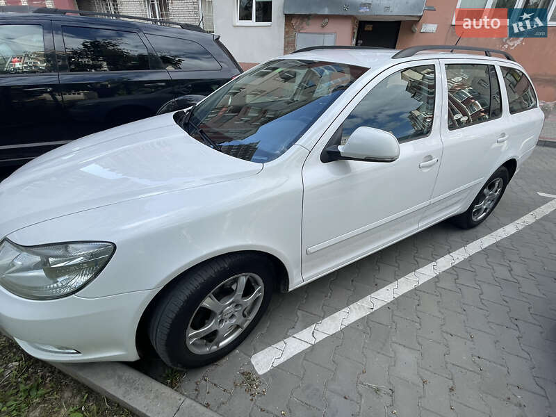 Универсал Skoda Octavia 2012 в Луцке